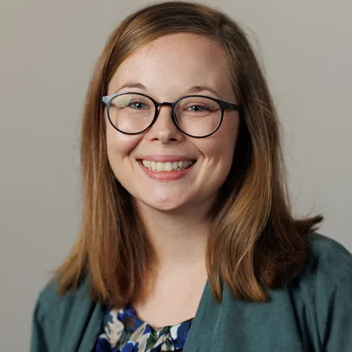 A headshot of Amy Melton